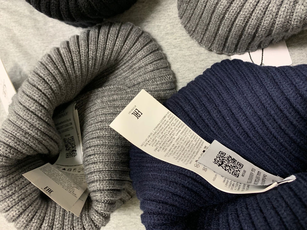 Ribbed Beanie with Lens Detail - draft