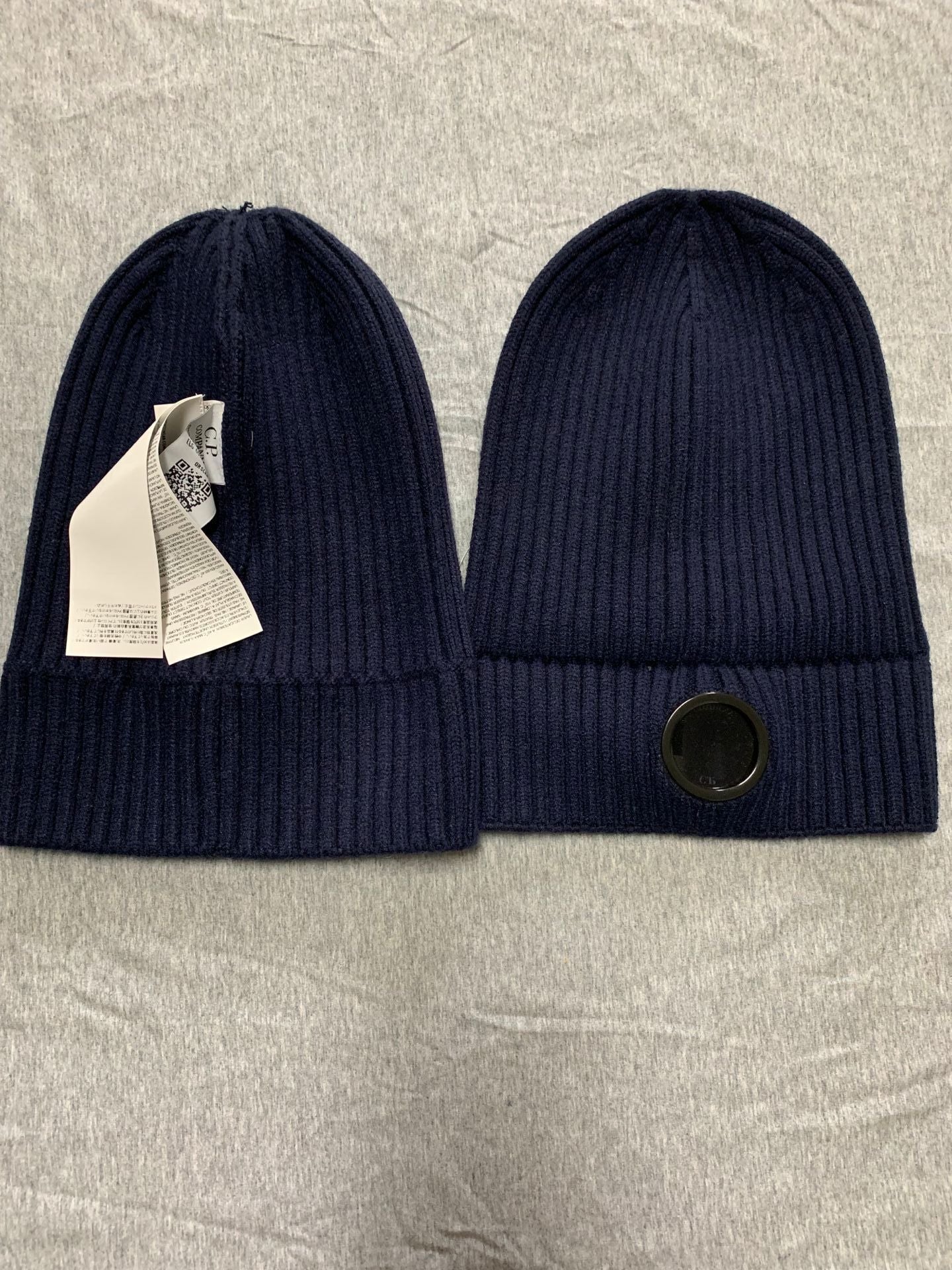 Ribbed Beanie with Lens Detail - draft