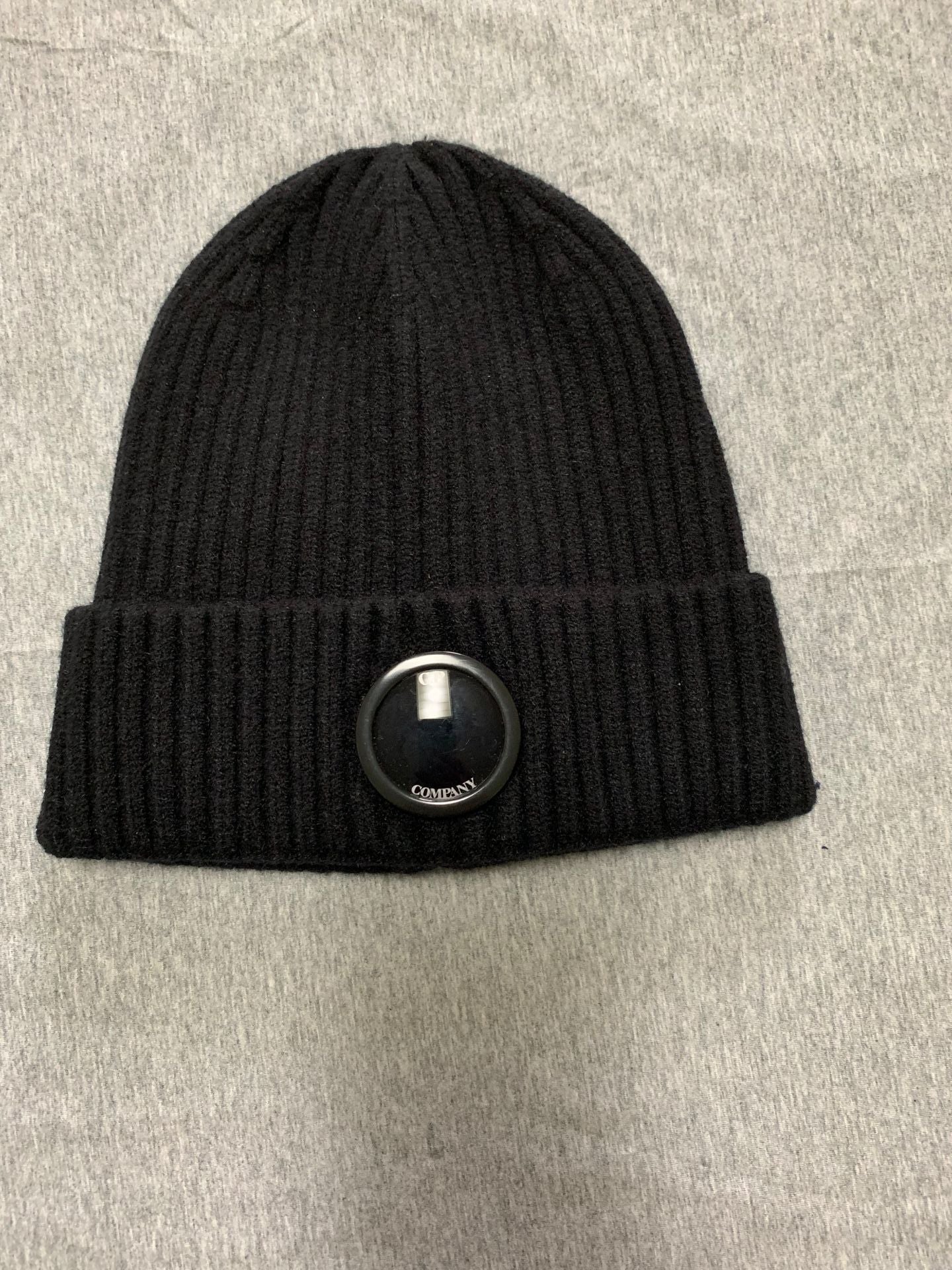 Ribbed Beanie with Lens Detail - draft