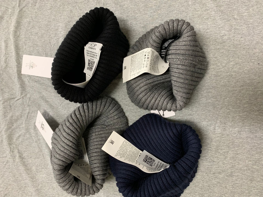 Ribbed Beanie with Lens Detail - draft