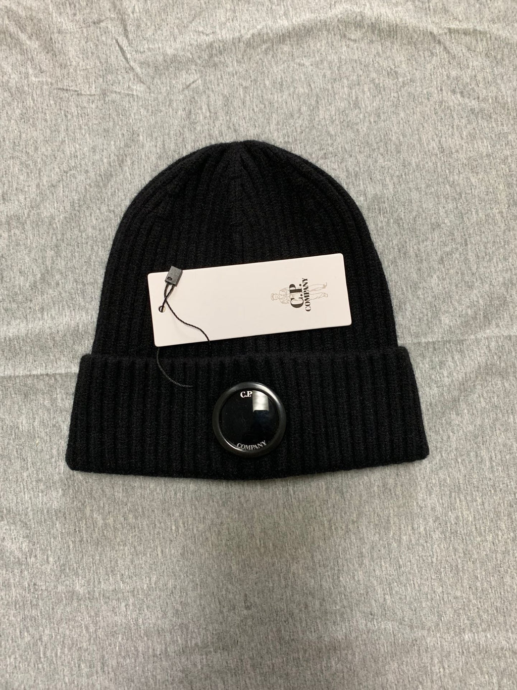 Ribbed Beanie with Lens Detail - draft