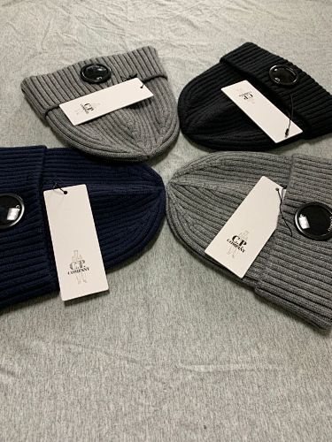Ribbed Beanie with Lens Detail - draft