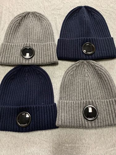 Ribbed Beanie with Lens Detail - draft