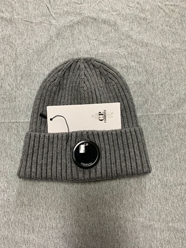 Ribbed Beanie with Lens Detail - draft