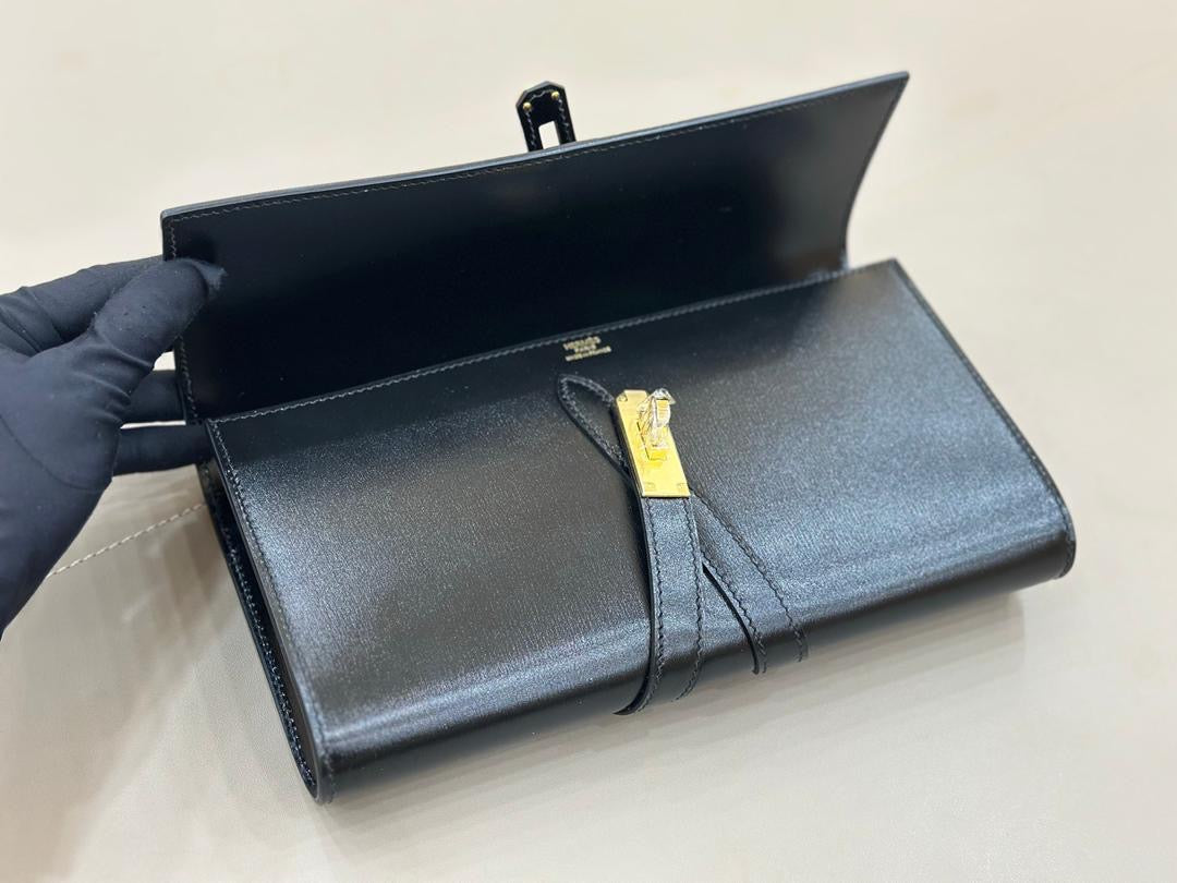 SS 2026 Shiny Leather Clutch - draft