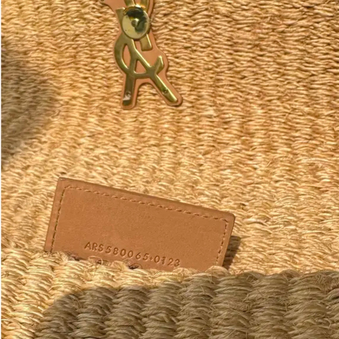 KM Shoulder Bag in Beige Raffia