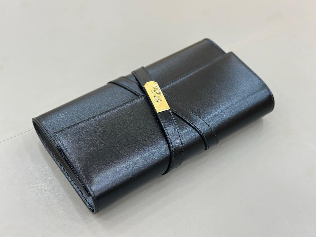 SS 2026 Shiny Leather Clutch - draft