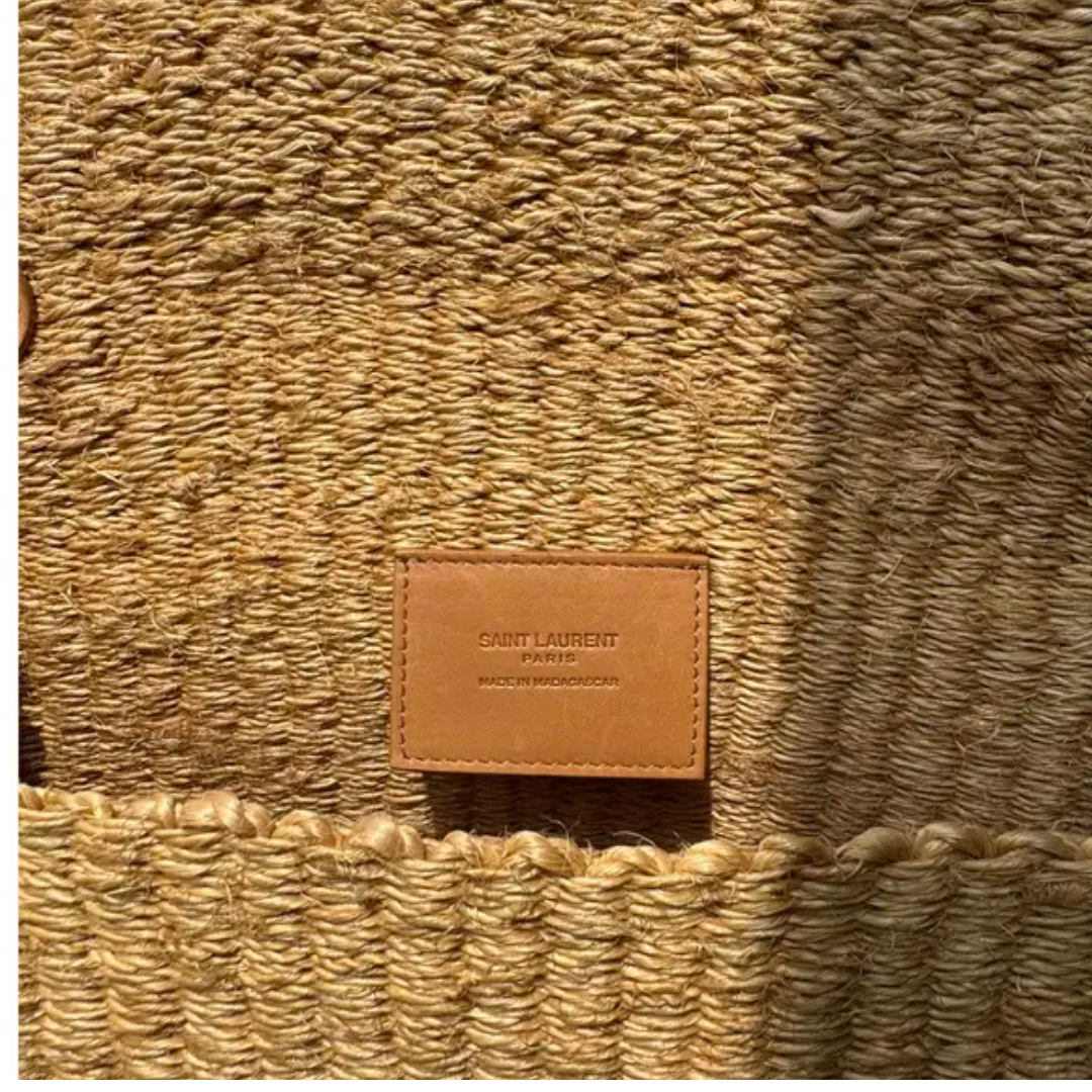 KM Shoulder Bag in Beige Raffia
