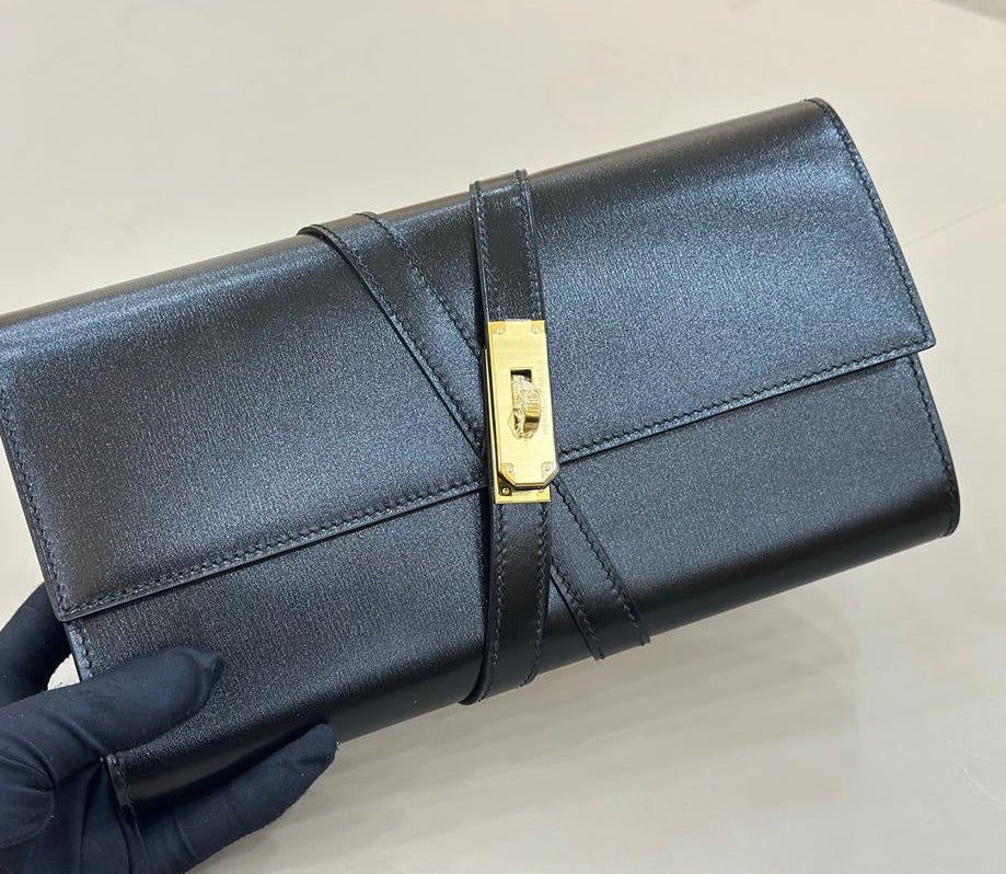 SS 2026 Shiny Leather Clutch - draft