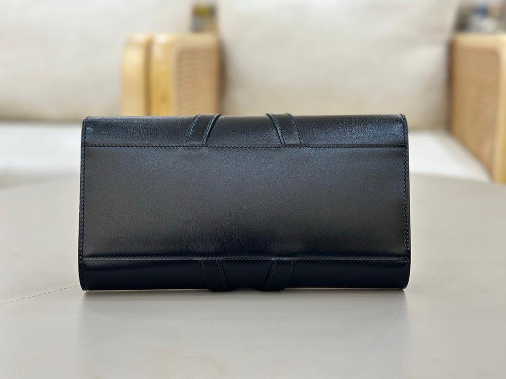 SS 2026 Shiny Leather Clutch - draft