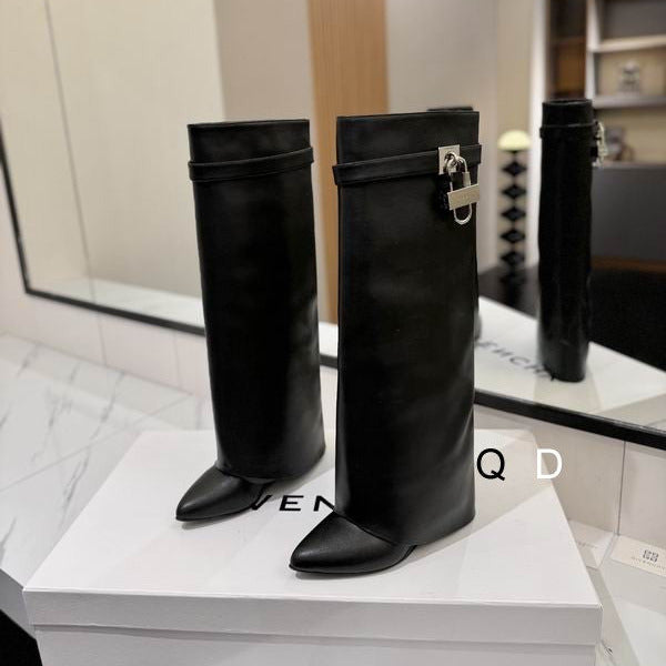 Elegant Knee-High Leather Boots with Lock Detail - draft
