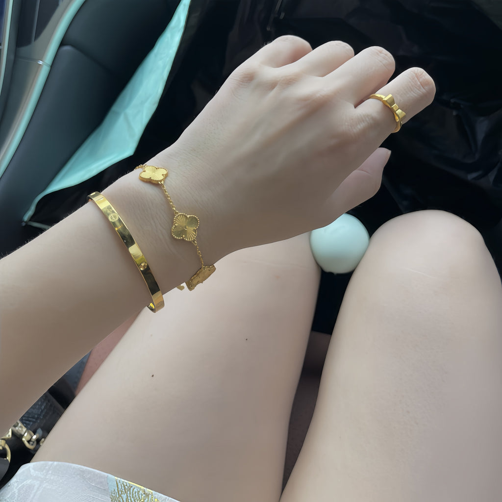 Five-Flower Gold-Plated Bracelet - draft