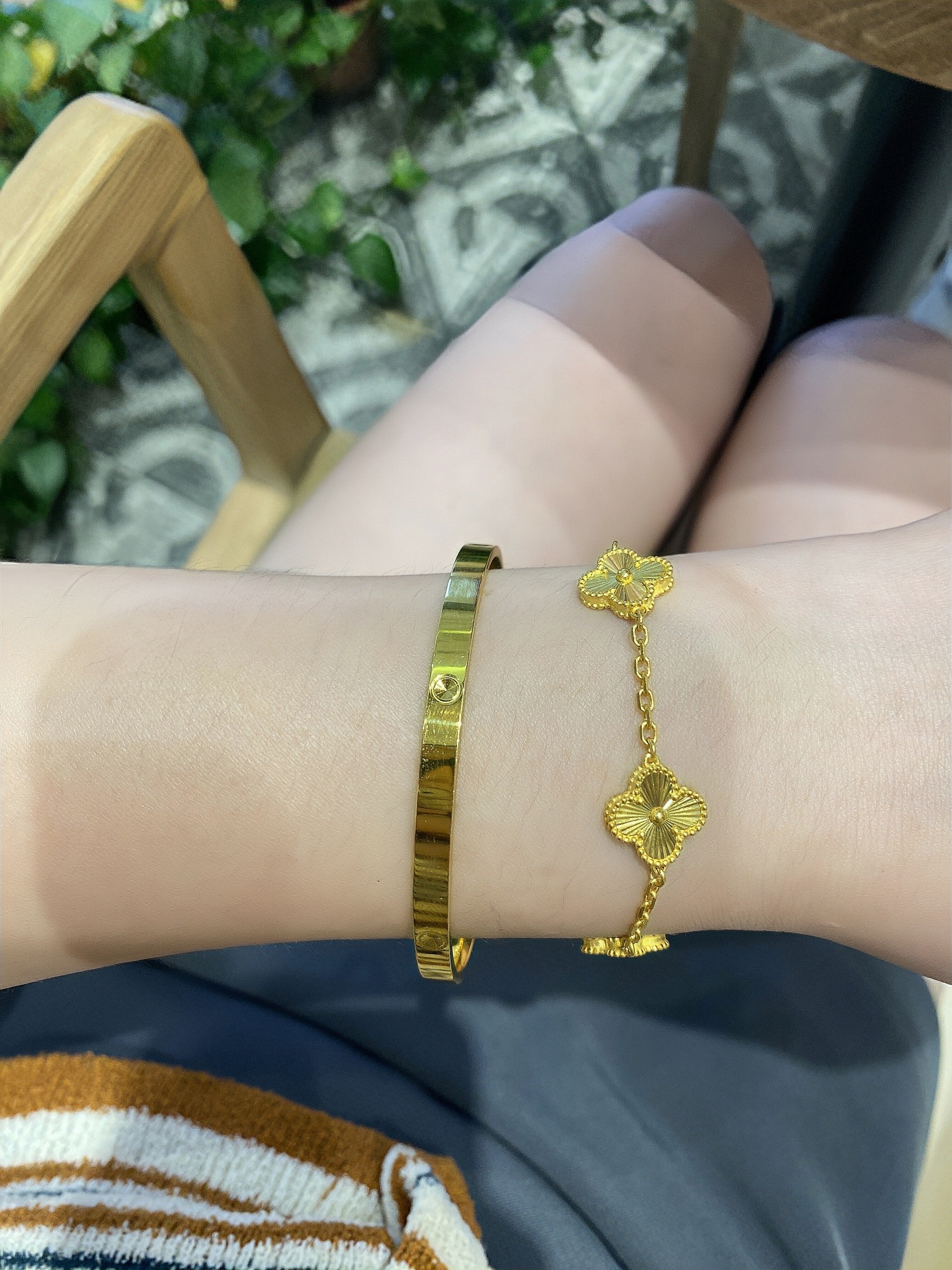 Five-Flower Gold-Plated Bracelet - draft