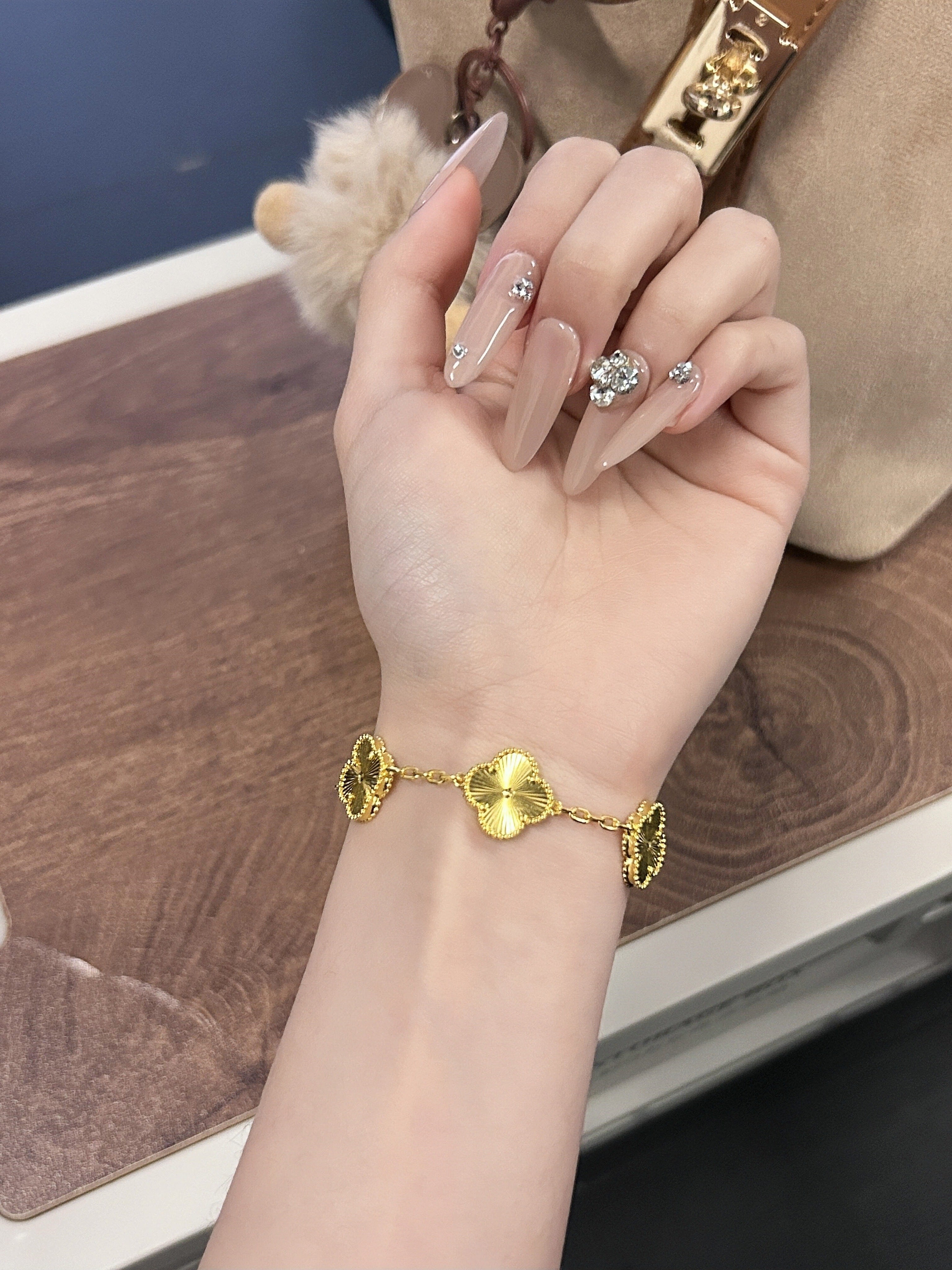 Five-Flower Gold-Plated Bracelet - draft