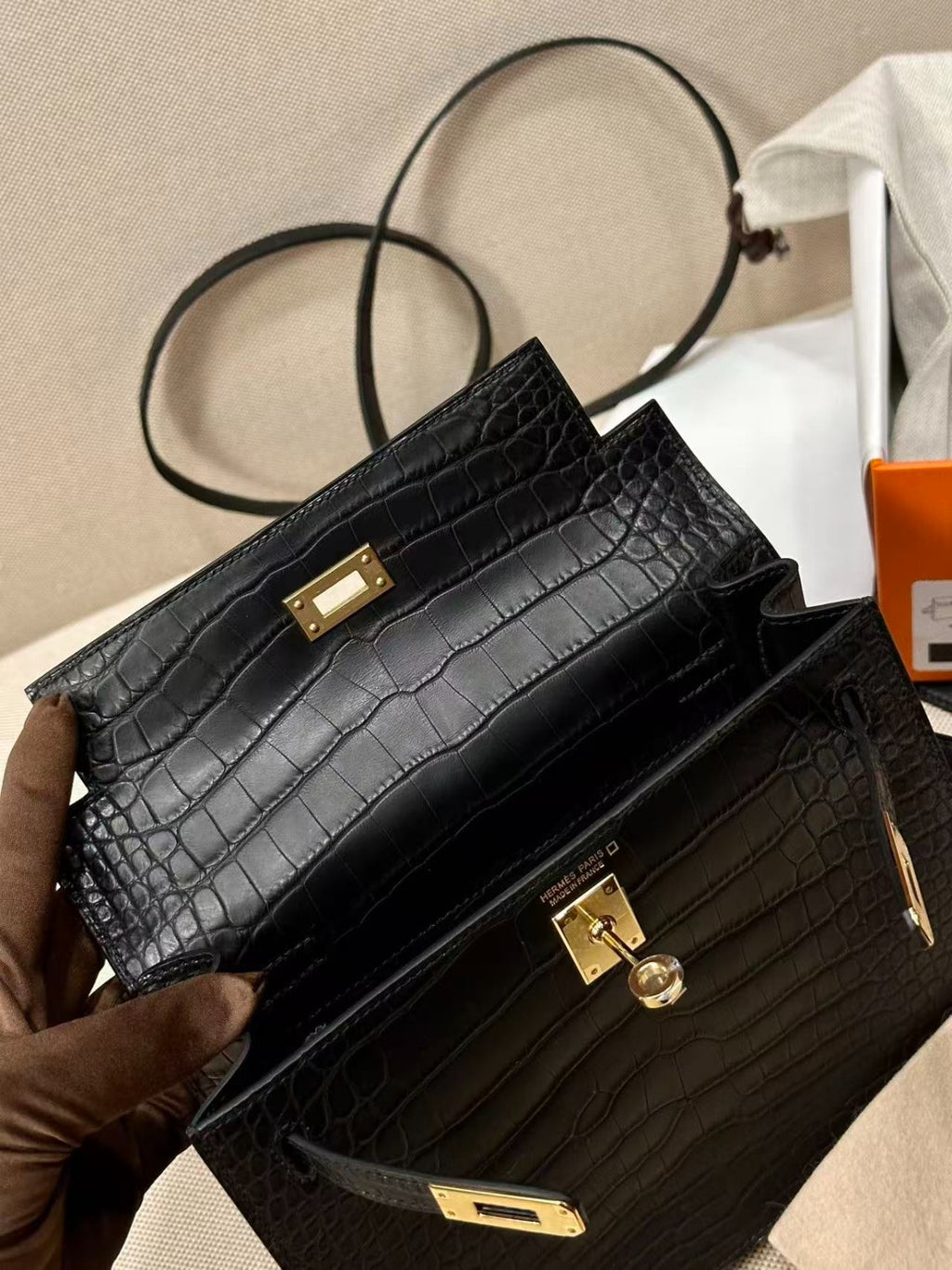 Mini 19 Black Croco Lookalike in Cowhide Leather