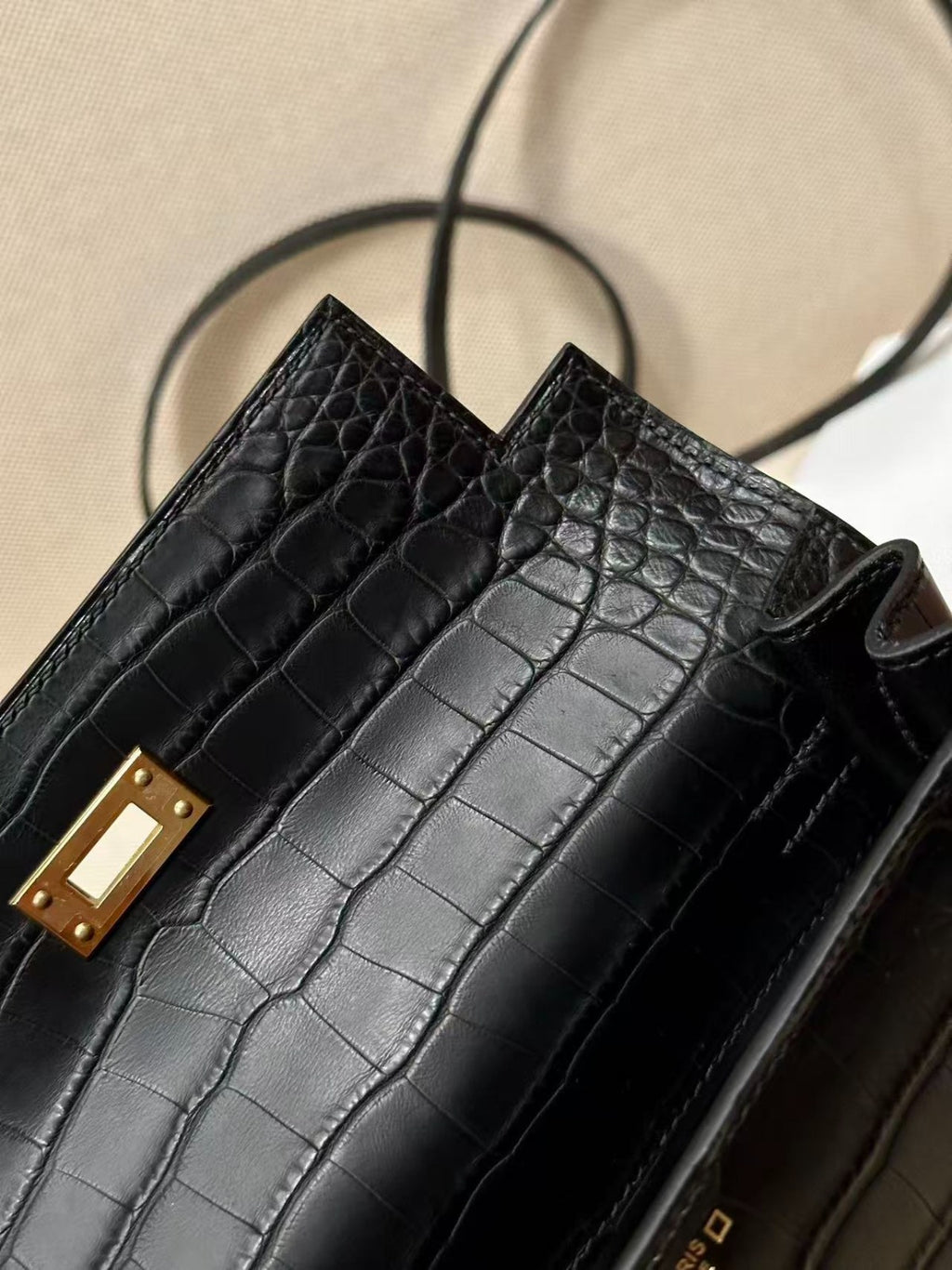 Mini 19 Black Croco Lookalike in Cowhide Leather