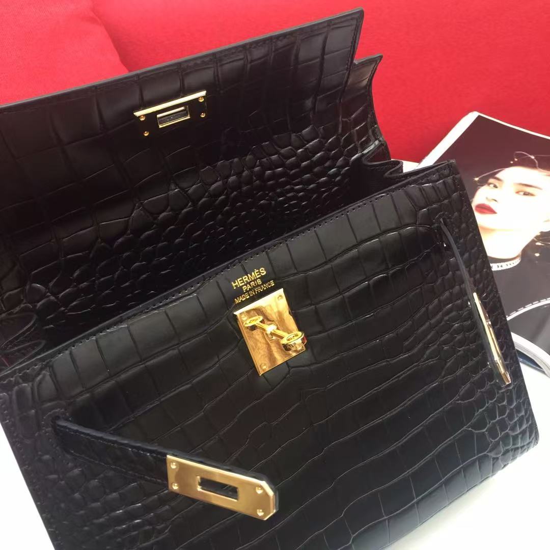 25 Matte Togo Leather Bag