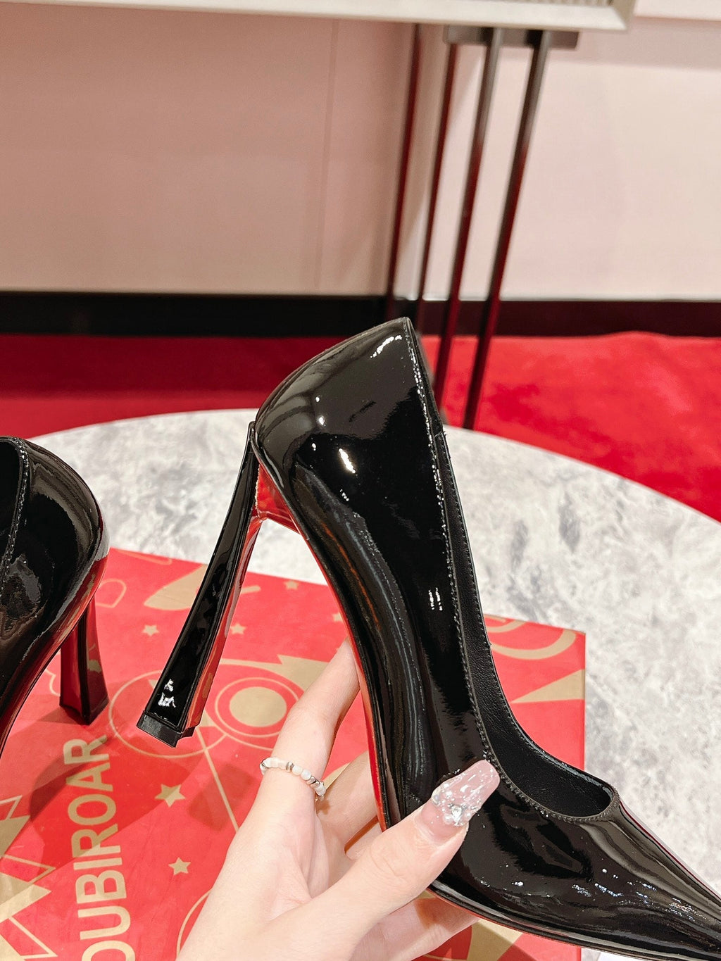 Black Pointed-Toe Pumps - draft
