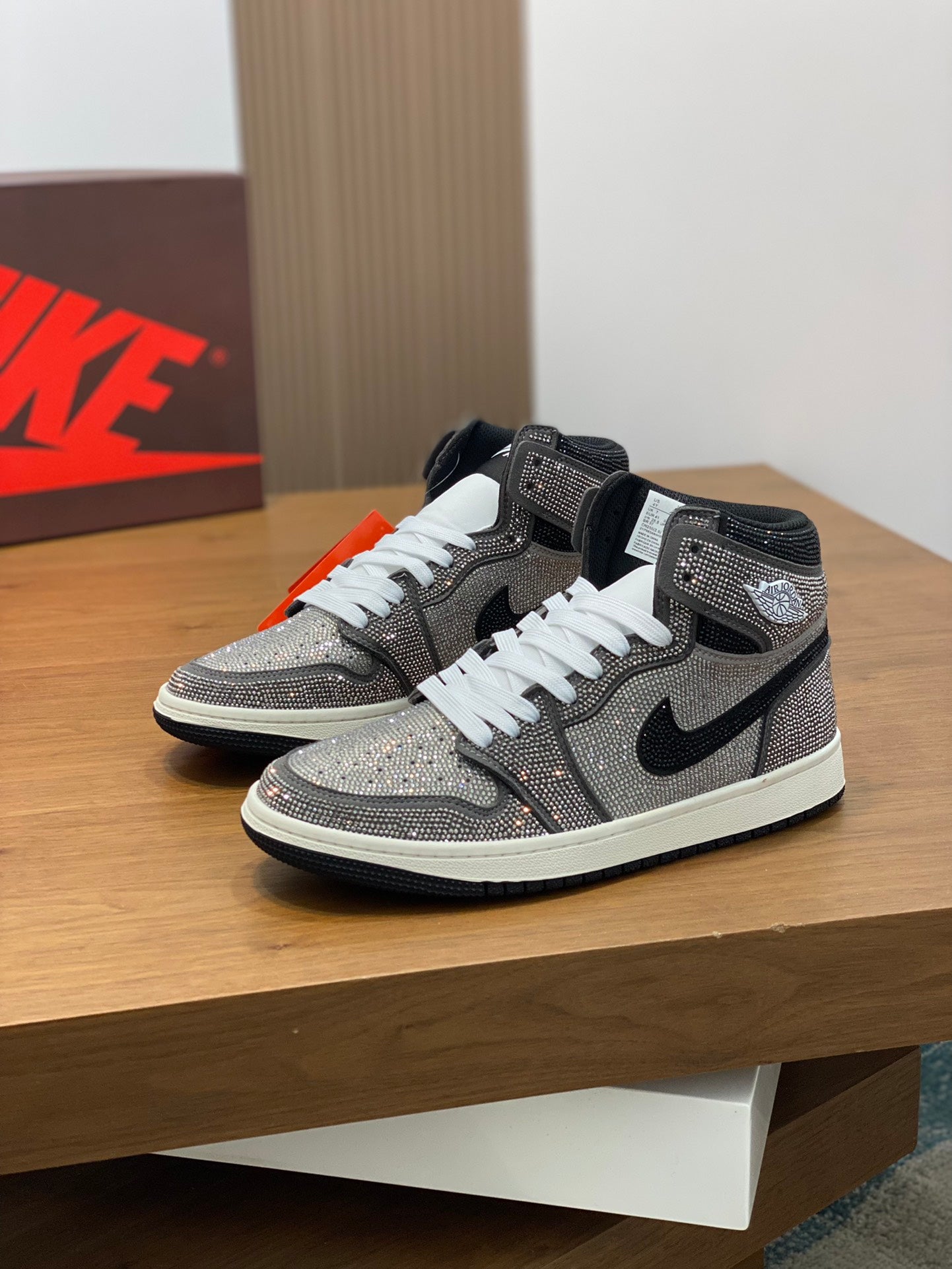 Trainers Collaboration  – Limited Edition - draft
