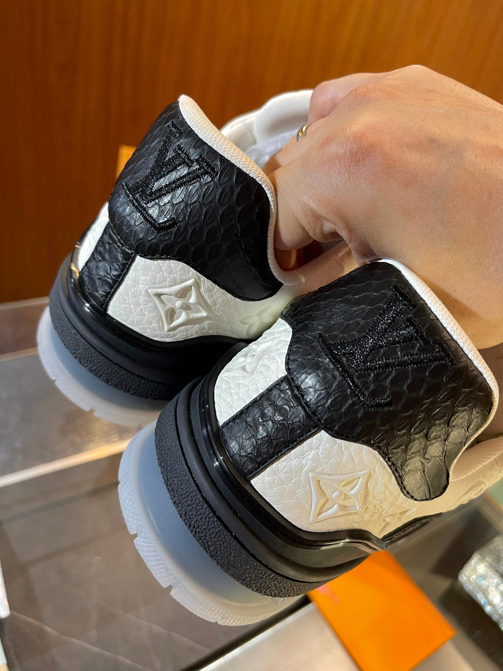 Limited Edition Snake-Pattern Embroidered Trainers - draft