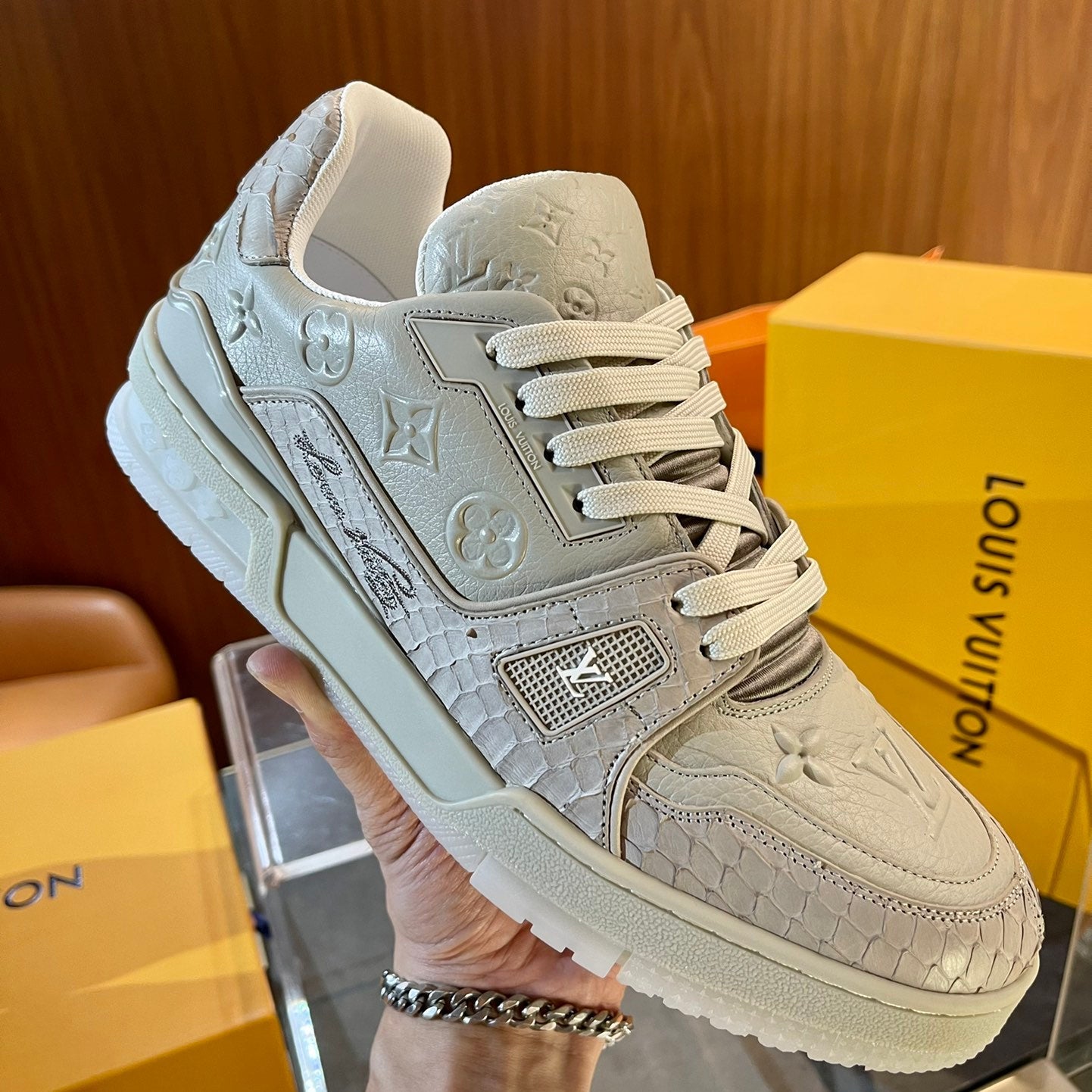 Limited Edition Snake-Pattern Embroidered Trainers - draft