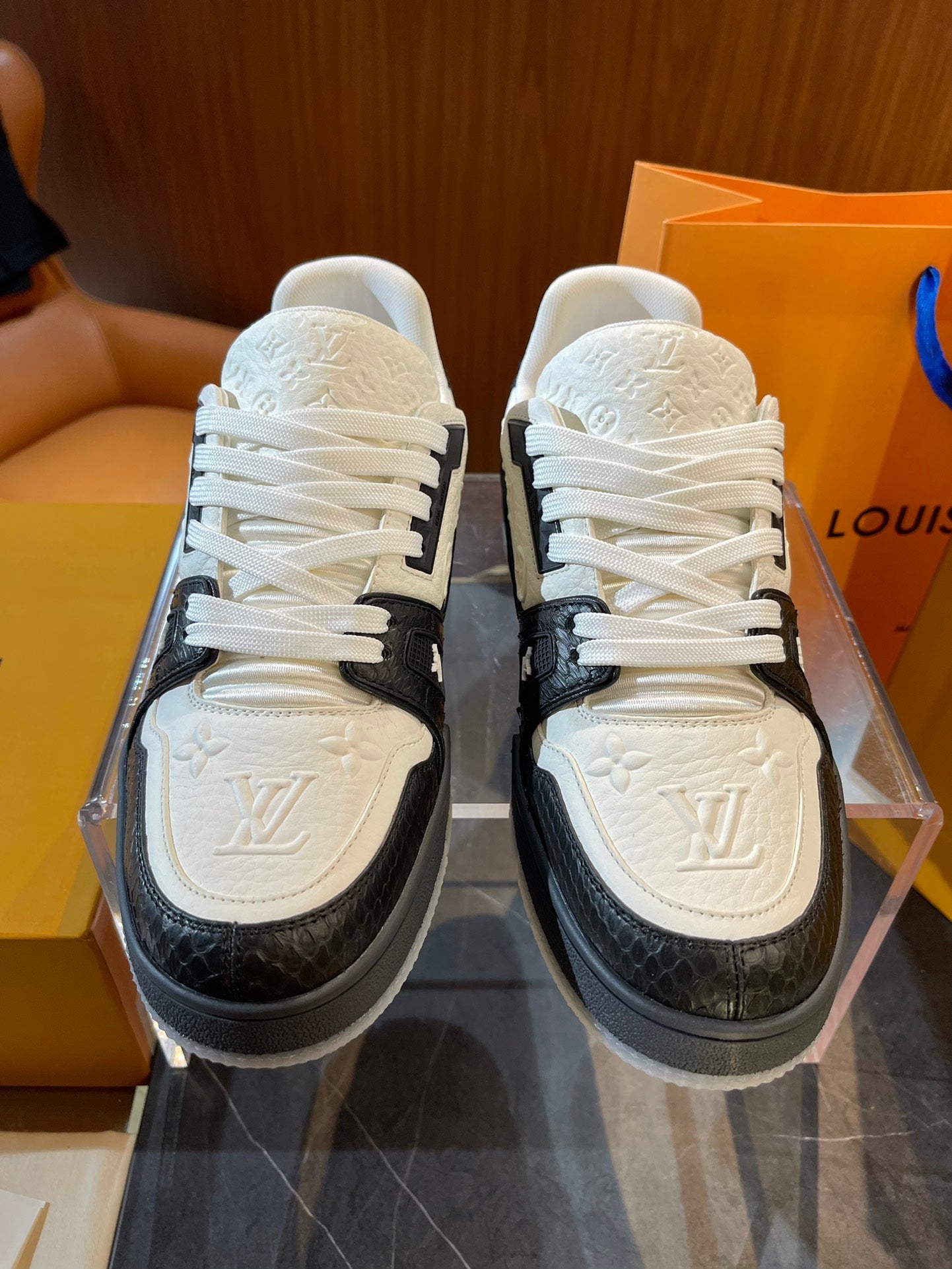 Limited Edition Snake-Pattern Embroidered Trainers - draft
