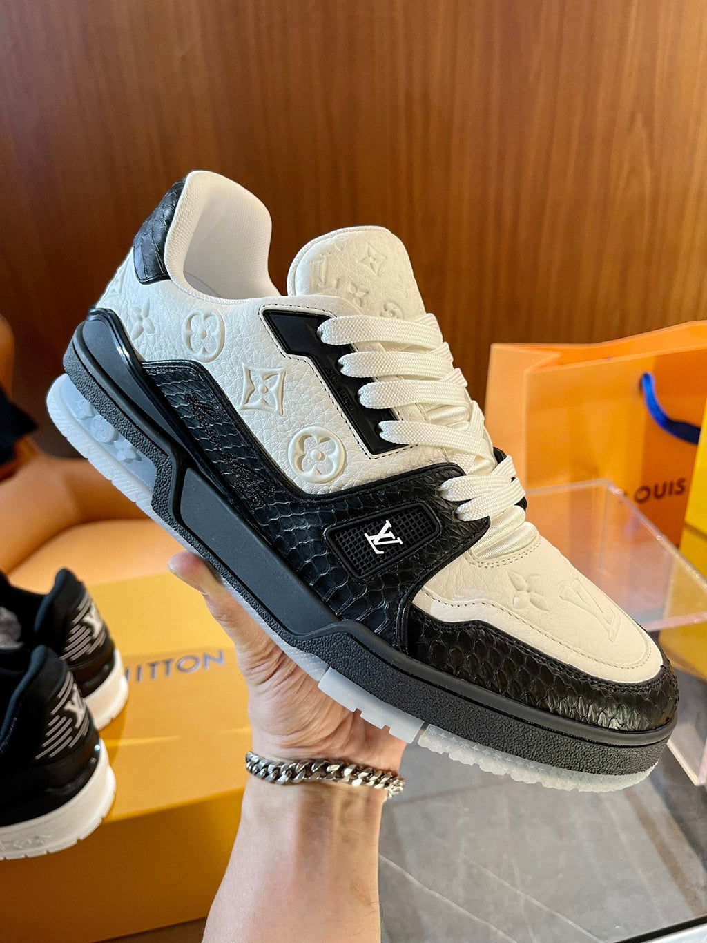 Limited Edition Snake-Pattern Embroidered Trainers - draft