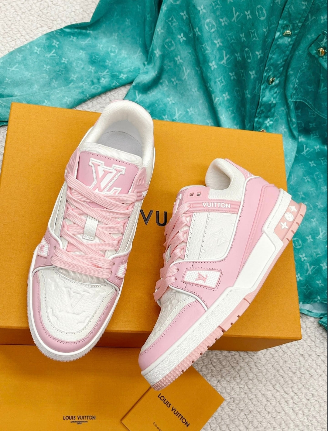 Low-Top Monogram Sneakers Pink edition